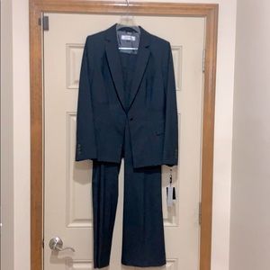 Tahari Arthur S. Levine 2-piece suit NWT